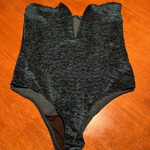Gorgeous sexy, deep v green velvet style body suit with wiring support. Size L